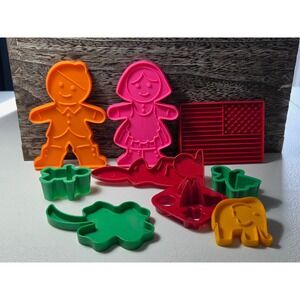 Vintage Tupperware Cookie Cutter Lot Gingerbread Flag Shamrock Elephant 9pc Set